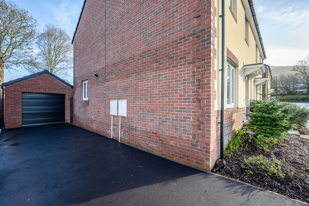 Garage and Parking- click for photo gallery